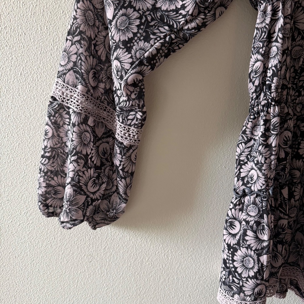 Boho flowy top, long sleeve, with lace detail, size xs - Picture 2 of 9